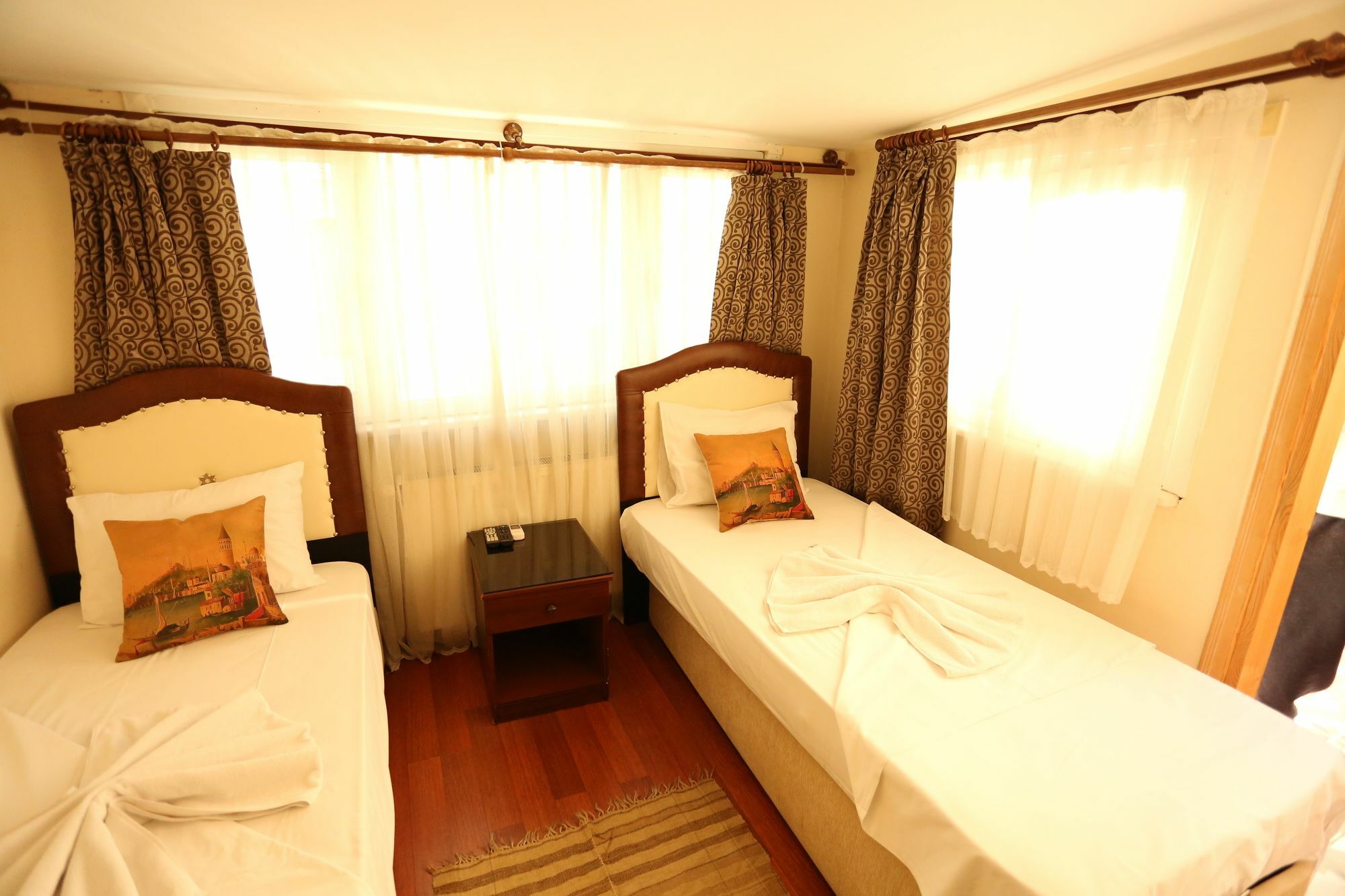 Dos Hermanos Hotel Istanbul Exterior foto